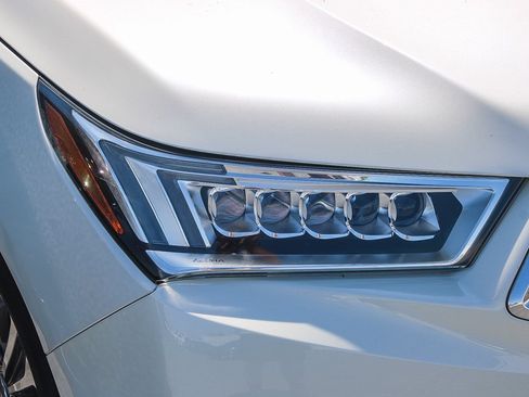 Used 2017 Acura MDX SH-AWD w/ Technology Package image 2