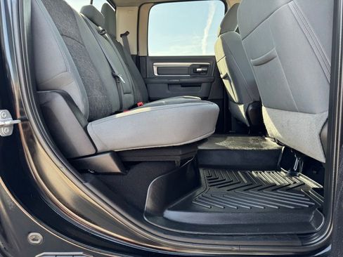 Certified 2019 RAM 1500 Big Horn image 28