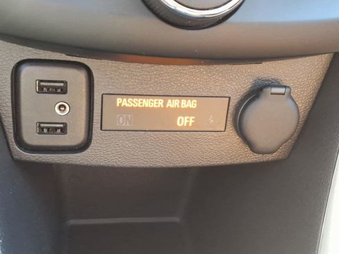 Used 2019 Chevrolet Trax LT w/ LT Convenience Package image 23