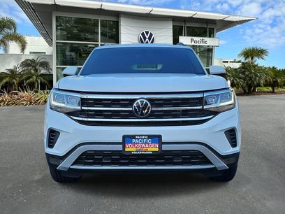 Used 2023 Volkswagen Atlas SE w/ Black Wheel Package