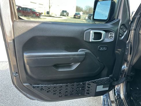 Used 2022 Jeep Gladiator Sport image 31