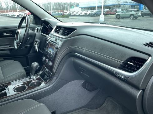 Used 2015 Chevrolet Traverse LT w/ Style and Technology Package image 27