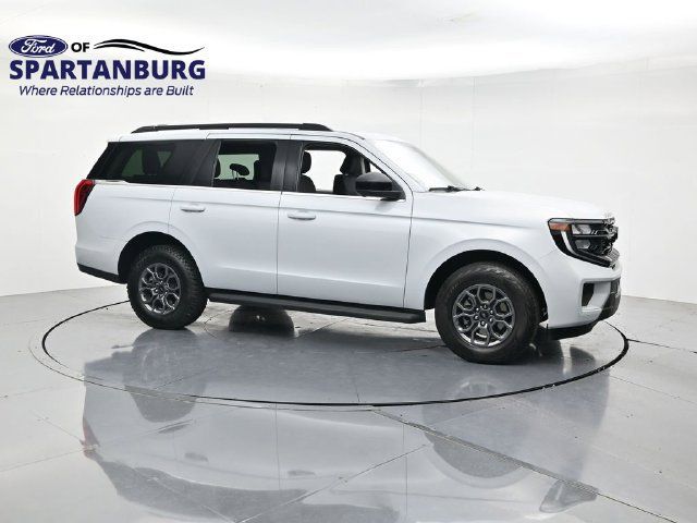 Used 2025 Ford Expedition Active RWD image 3