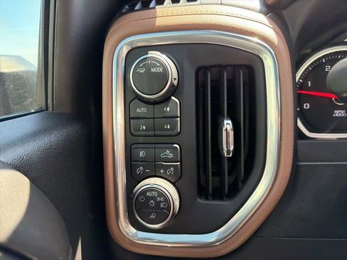 Used 2022 Chevrolet Silverado 3500 High Country AWD/4WD image 38