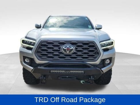 Used 2023 Toyota Tacoma TRD Off-Road w/ Technology Package AWD/4WD image 3