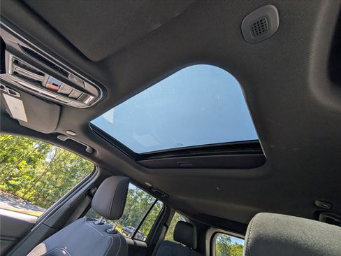 New 2025 Jeep Grand Cherokee Laredo X w/ Luxury Tech Group I image 25