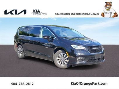 Used 2024 Chrysler Pacifica Limited