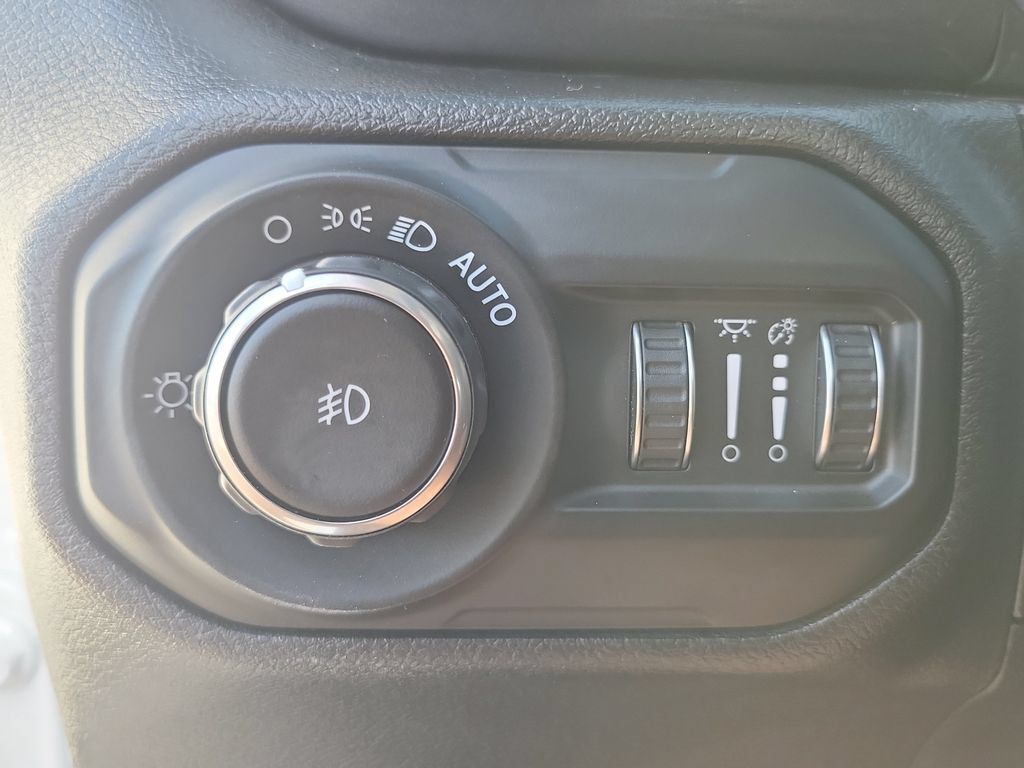 Used 2022 Jeep Wrangler Unlimited Rubicon AWD/4WD image 16