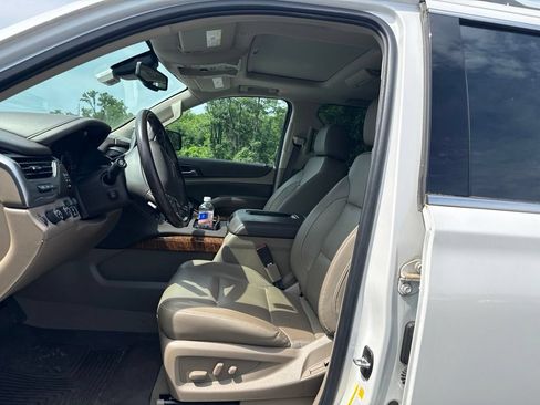 Used 2020 Chevrolet Suburban Premier AWD/4WD image 5
