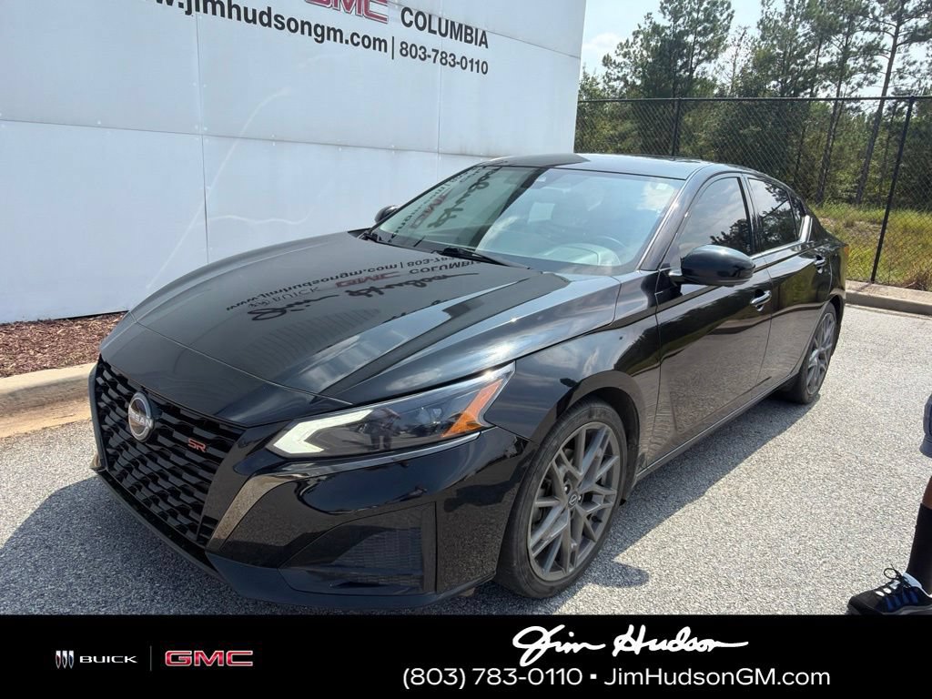 Used 2023 Nissan Altima 2.0 SR FWD image 1
