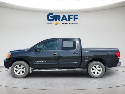 Used 2011 Nissan Titan SV w/ SV Value Truck Pkg AWD/4WD image 3