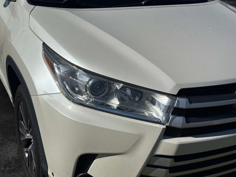 Used 2018 Toyota Highlander LE FWD image 10