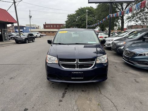Used 2015 Dodge Grand Caravan American Value Package w/ UConnect Hands-Free Group FWD image 3