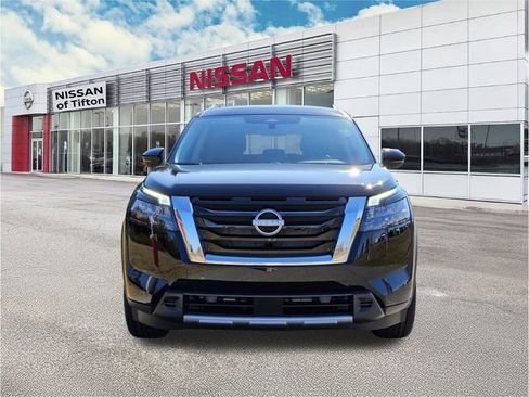 New 2025 Nissan Pathfinder SL image 2