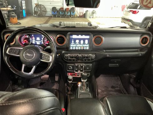 Used 2020 Jeep Gladiator Mojave AWD/4WD image 18