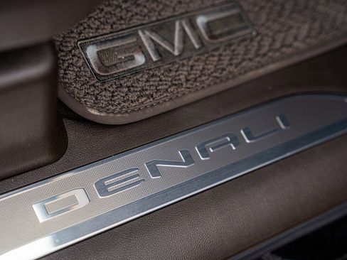 Used 2025 GMC Sierra 3500 Denali w/ Denali Reserve Package image 25