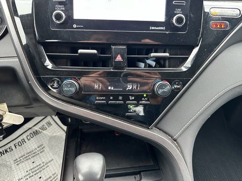 Used 2024 Toyota Camry SE image 15