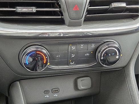 Used 2025 Buick Encore GX Preferred image 28