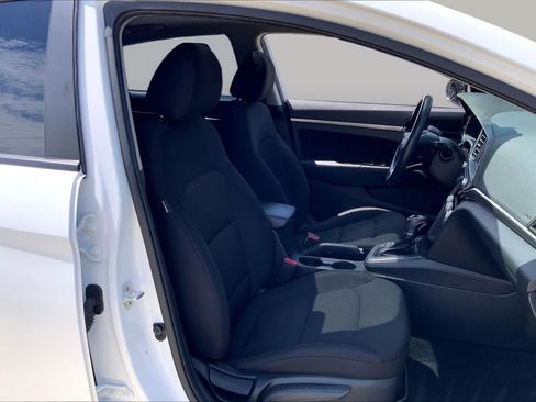 Used 2019 Hyundai Elantra Value Edition w/ Cargo Package FWD image 9