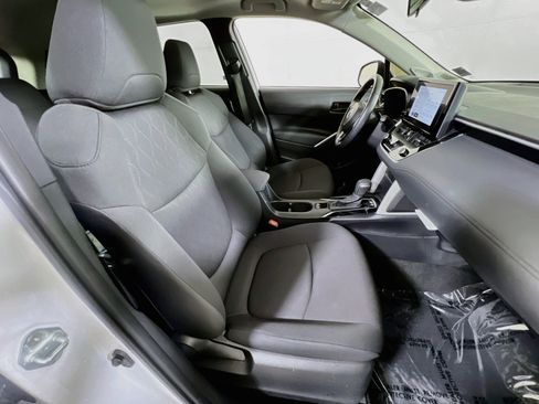 Used 2024 Toyota Corolla Cross LE w/ Moonroof Package AWD/4WD image 26