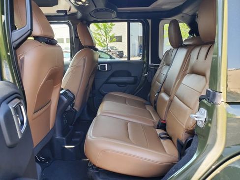 Used 2021 Jeep Wrangler Unlimited Sahara w/ Cold Weather Group AWD/4WD image 10