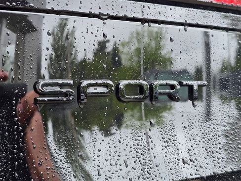 New 2025 Land Rover Range Rover Sport Dynamic SE image 9
