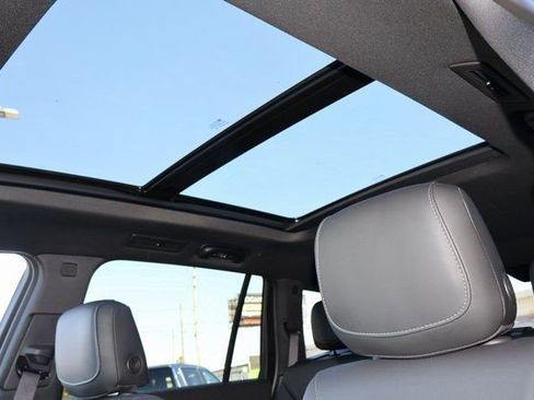 Certified 2024 Cadillac XT6 Premium Luxury FWD image 29