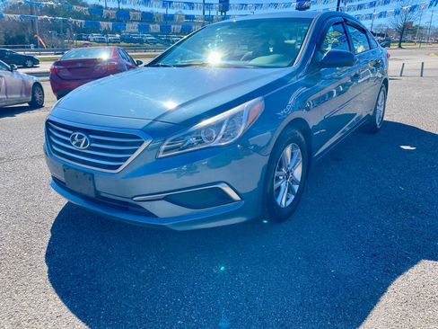 Used 2017 Hyundai Sonata SE image 3