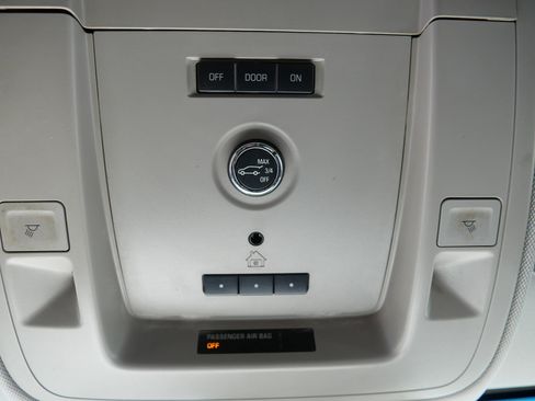 Used 2017 GMC Yukon XL SLT image 33