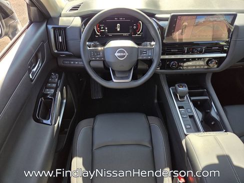 New 2026 Nissan Pathfinder SL FWD image 10