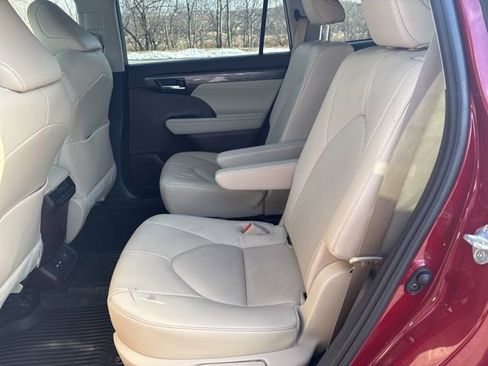 Used 2020 Toyota Highlander Limited image 22