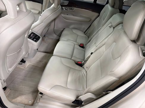 Used 2016 Volvo XC90 T6 Momentum w/ Momentum Plus Package AWD/4WD image 30