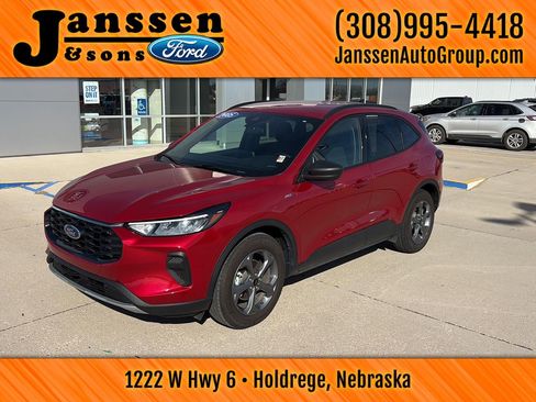 Used 2025 Ford Escape ST-Line image 2