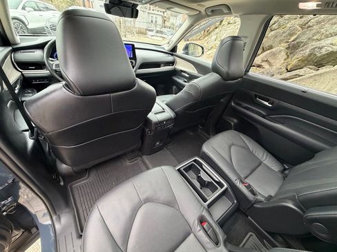 Used 2024 Toyota Grand Highlander AWD image 21