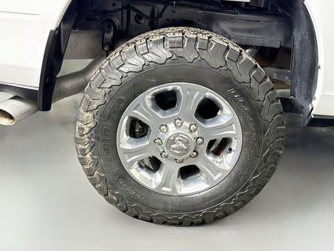 Used 2022 RAM 2500 Big Horn w/ Level 1 Equipment Group AWD/4WD image 32