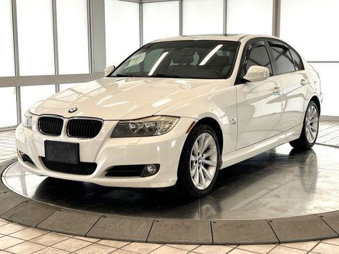 Used 2011 BMW 328i xDrive Sedan AWD/4WD image 3