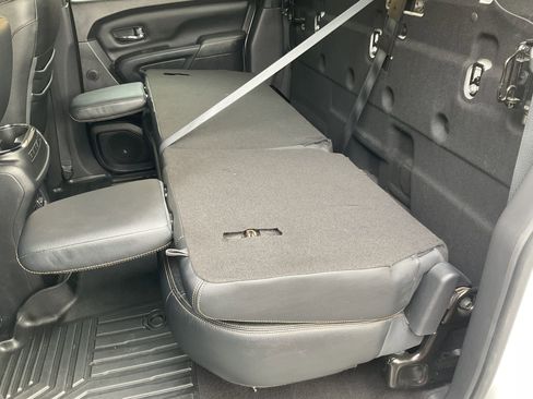 Used 2019 Nissan Titan SL w/ Midnight Edition image 42