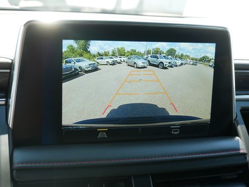 Used 2023 Chevrolet Tahoe RST AWD/4WD image 21