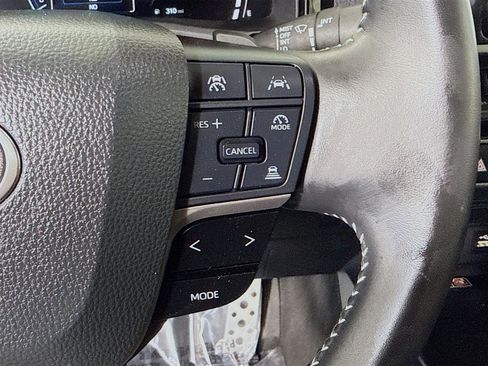 Used 2025 Toyota Camry SE image 15