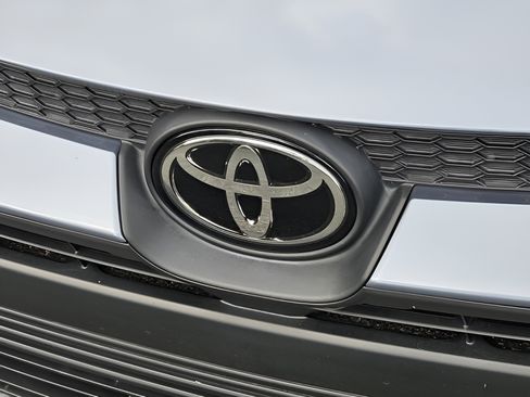 Used 2023 Toyota Corolla LE FWD image 32