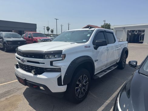 Used 2020 Chevrolet Silverado 1500 RST w/ Texas Edition AWD/4WD image 2