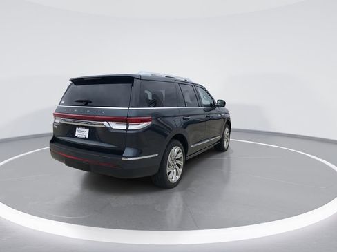 Used 2024 Lincoln Navigator Reserve AWD/4WD image 8