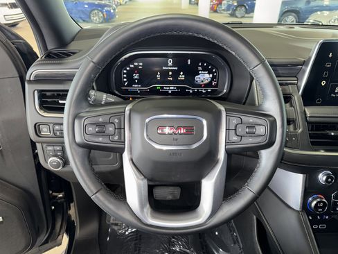 Used 2023 GMC Yukon SLT w/ SLT Premium Package AWD/4WD image 25
