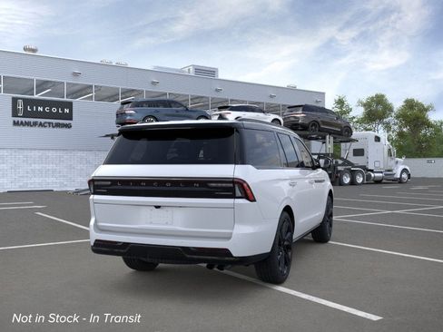 New 2026 Lincoln Navigator Black Label AWD/4WD image 8