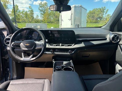 Used 2026 Chevrolet Equinox LT w/ Convenience Package II FWD image 21