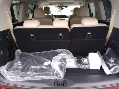 New 2026 Nissan Armada Platinum image 15