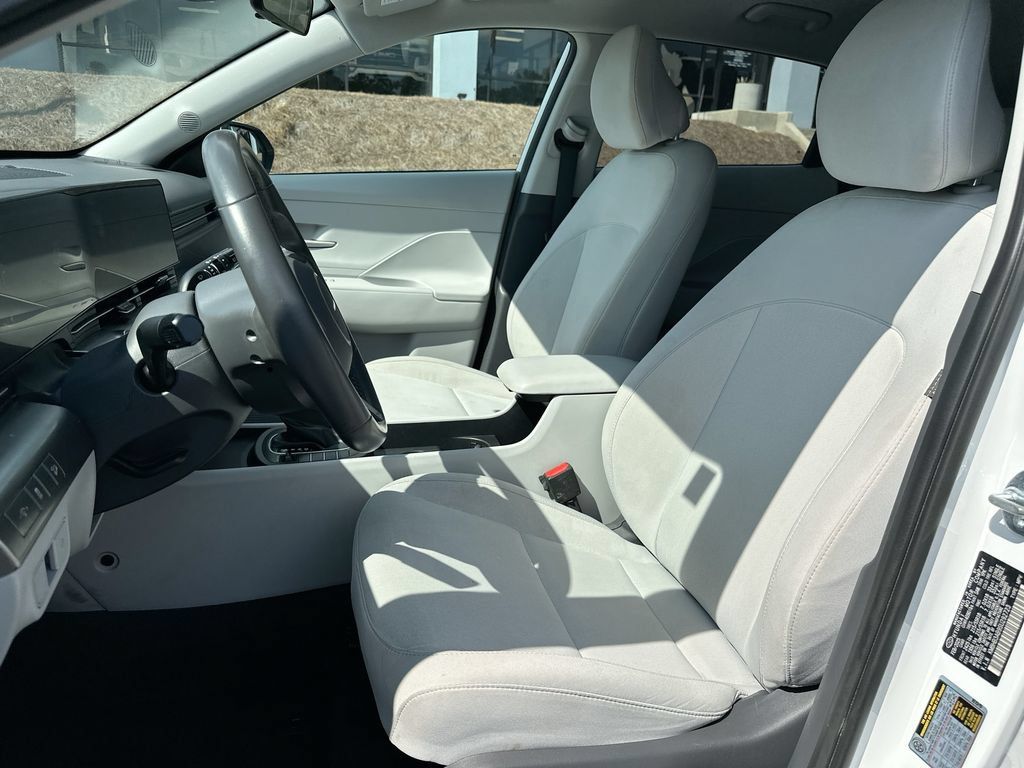 Used 2025 Hyundai Kona SEL FWD image 8