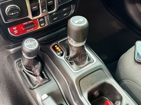 Used 2021 Jeep Wrangler Unlimited Rubicon image 28