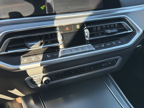 Used 2023 BMW X5 xDrive40i w/ Premium Package image 21