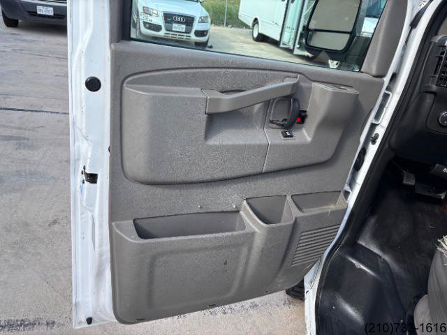 Used 2016 Chevrolet Express 2500 RWD image 14